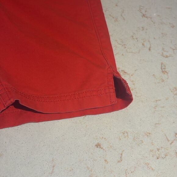 The North Face red knee length shorts SZ 4 - Picture 4 of 8